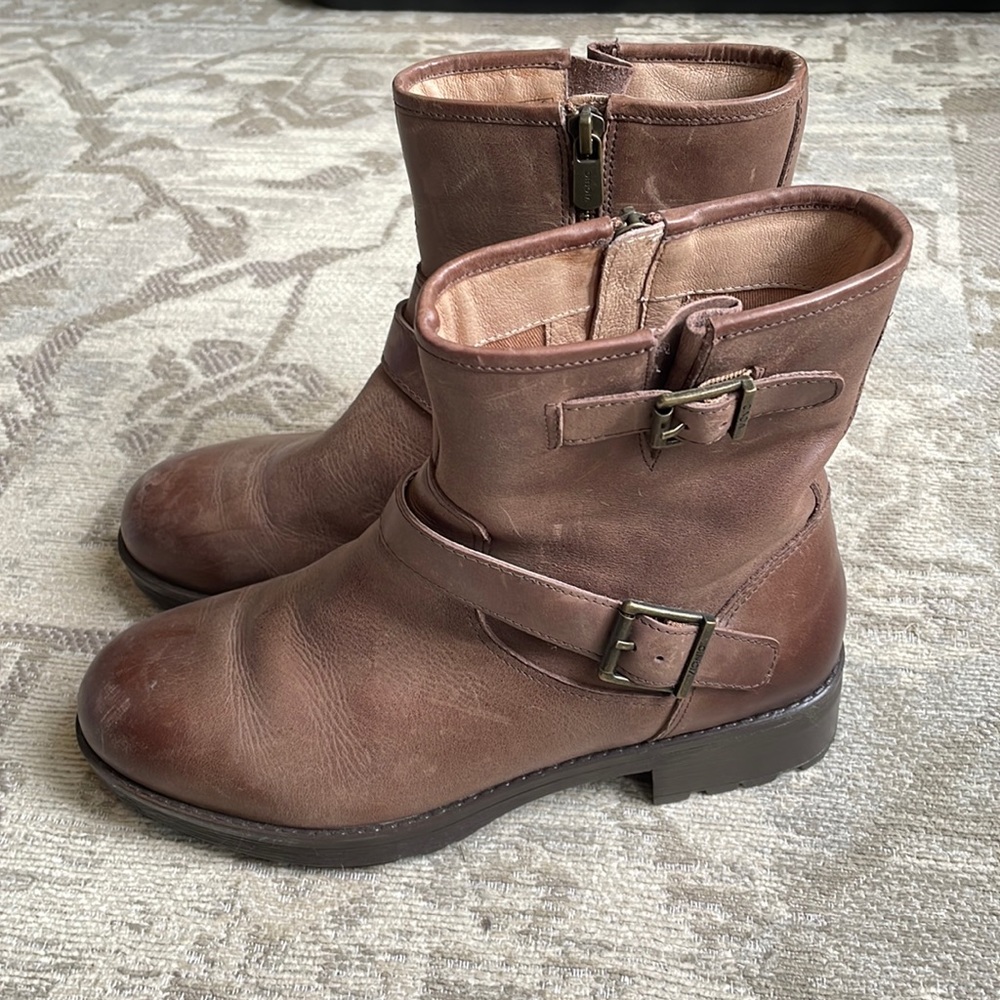 VIONIC Moro boots